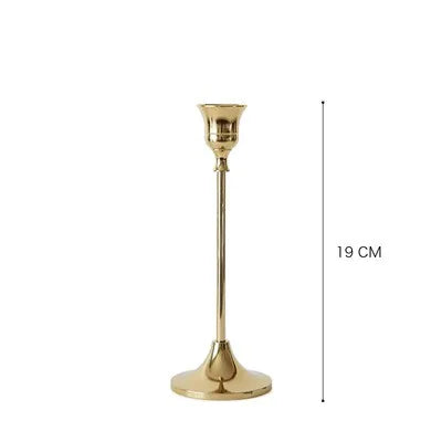 Elegante candelabro de oro vintage