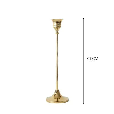 Elegante candelabro de oro vintage