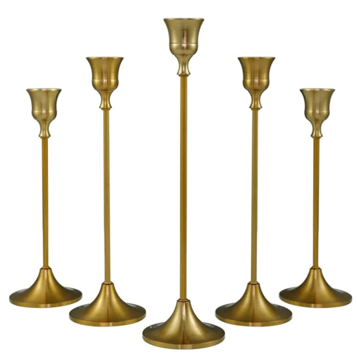 Elegante candelabro de oro vintage